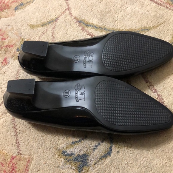 Soft Flexible Shoes By HIGHLIGHTS Women's Black Pumps Size 10 NWOT - Picture 4 of 7